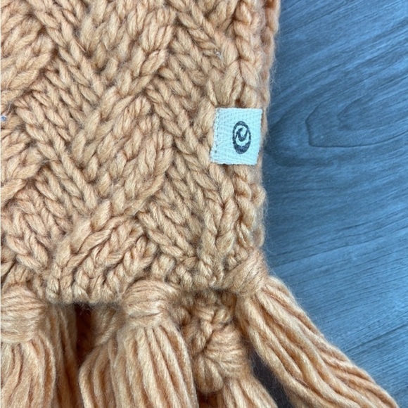🔆RIP CURL🔆 SURF GYPSY POM POM BEANIE SURF GYPSY SCARF SET - Picture 7 of 12